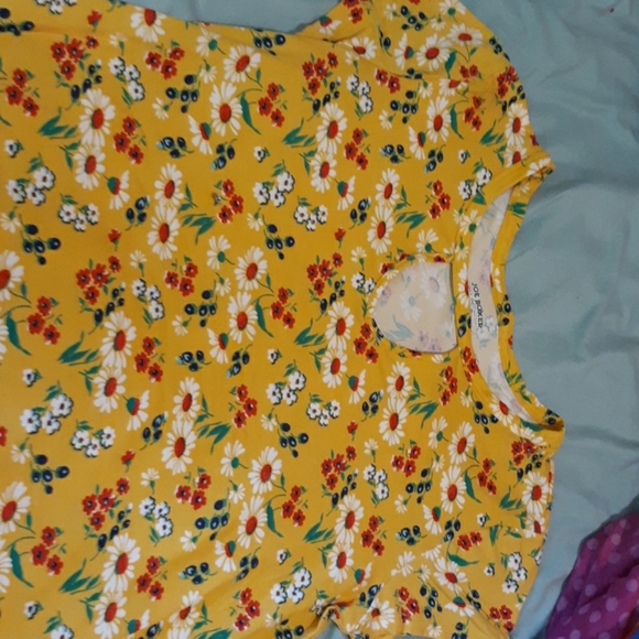 T shirt - Picture 2 of 2